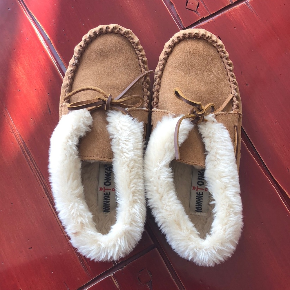Minnetonka Chrissy Slippers
